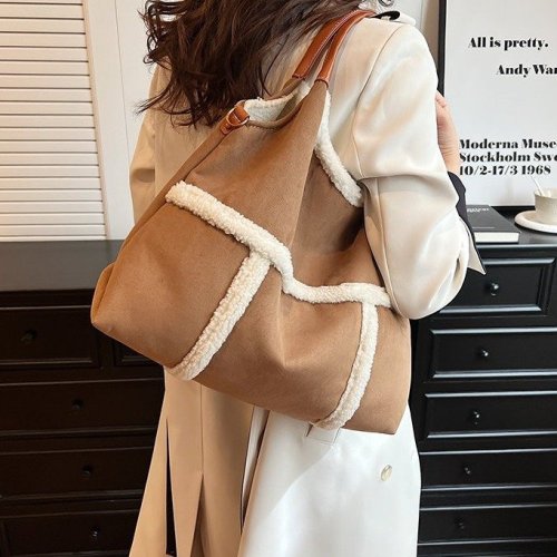 European and American retro popular bags for women in autumn and winter new deerskin velvet large-capacity fashionable one-shoulder armpit handbag