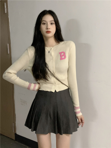 Round neck contrast letter embroidered long sleeve knitted cardigan jacket for women