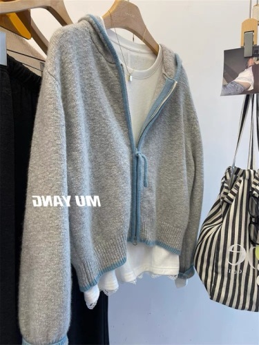Gray zipper hooded wool knitted cardigan for women autumn and winter 2024 new style small soft waxy sweater jacket top