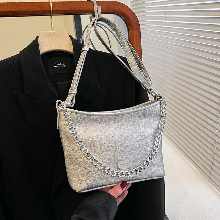 Korean style fashion pleated bucket bag 2024 new women's bag simple and versatile shoulder bag high-end niche crossbody bag