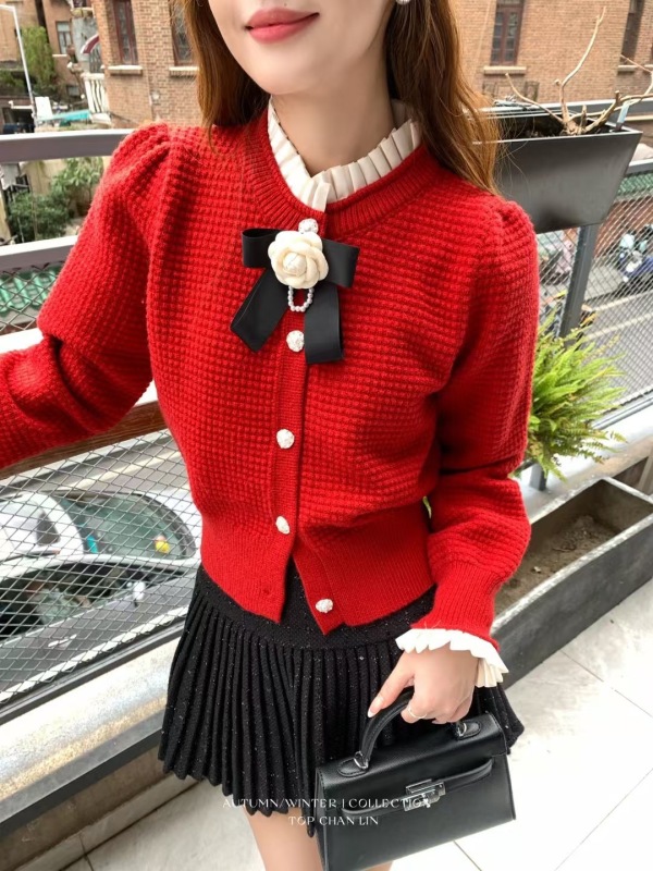 Two pieces of loose long-sleeved thickened warm sweater cardigan and camellia bow tie knitted top for autumn and winter holidays