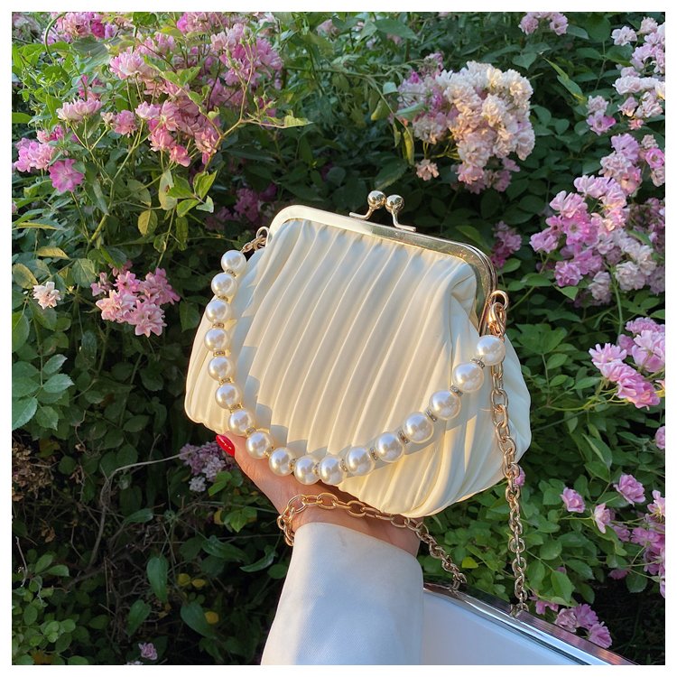 Pleated bag new summer pearl bag fashion chain crossbody clip crossbody women's bag with cheongsam cross-border