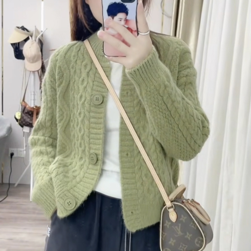 Twist sweater jacket women's new hot style women's clothing for age reduction beautiful dress knitted cardigan