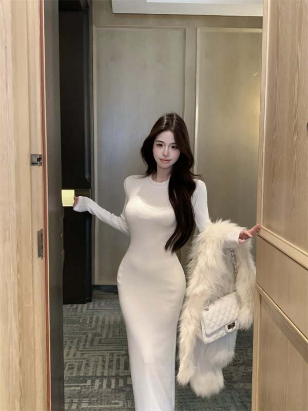 Autumn and winter pure lust temperament high-end waist round neck long sleeve hip-covering slim dress long skirt