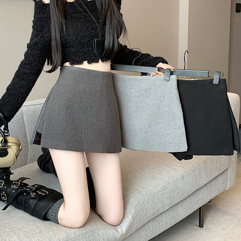 Sports culottes for women in autumn and winter hot style woolen shorts high waist side slit black hip-hugging skirt