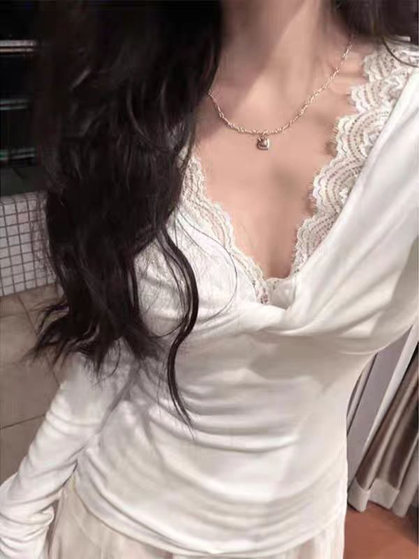 Autumn and winter new pure lust style lace twist long-sleeved T-shirt women's niche chic inner wear slim V-neck top trendy