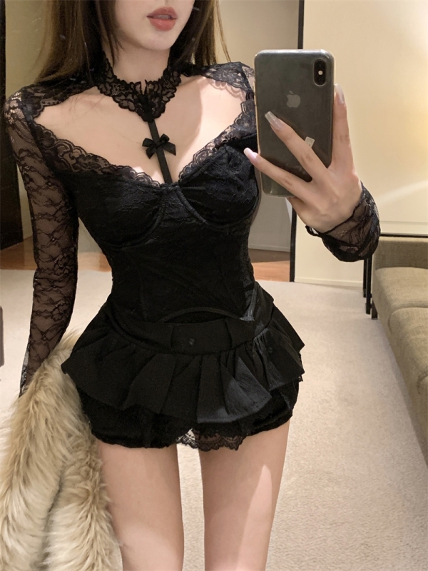 Halterneck lace long-sleeved top, fishbone bra bottoming shirt, slim fit, short style, sexy V-neck
