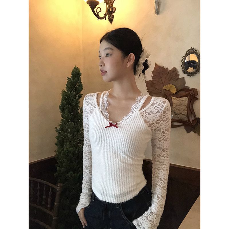 Korean style new inner bottoming shirt for women in autumn and winter, high-end white T-shirt, lace slim long-sleeved top, trendy