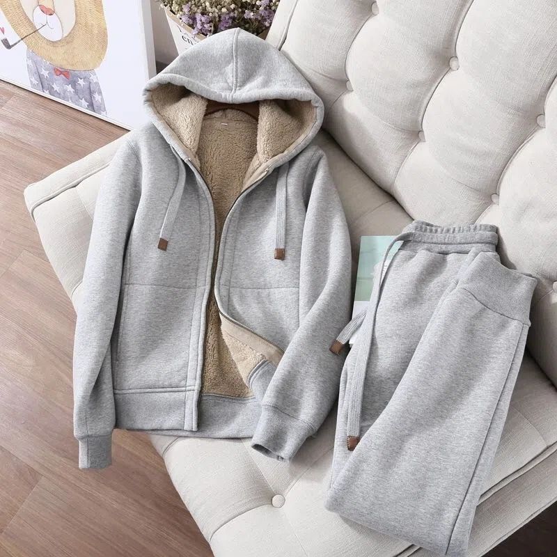 Women's winter sports and leisure suits, plus velvet and thickening, simple solid color, slim, long-sleeved, hooded, short jacket, sweatpants, trendy
