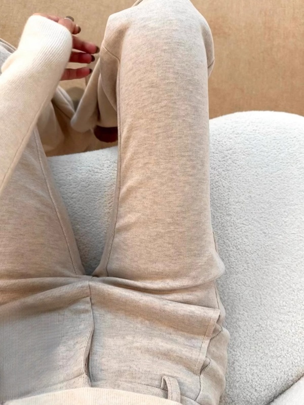 Korean version of American style new velvet oatmeal color high-waisted casual pants for women in spring, autumn and winter slimming and slightly flared sports pants trendy