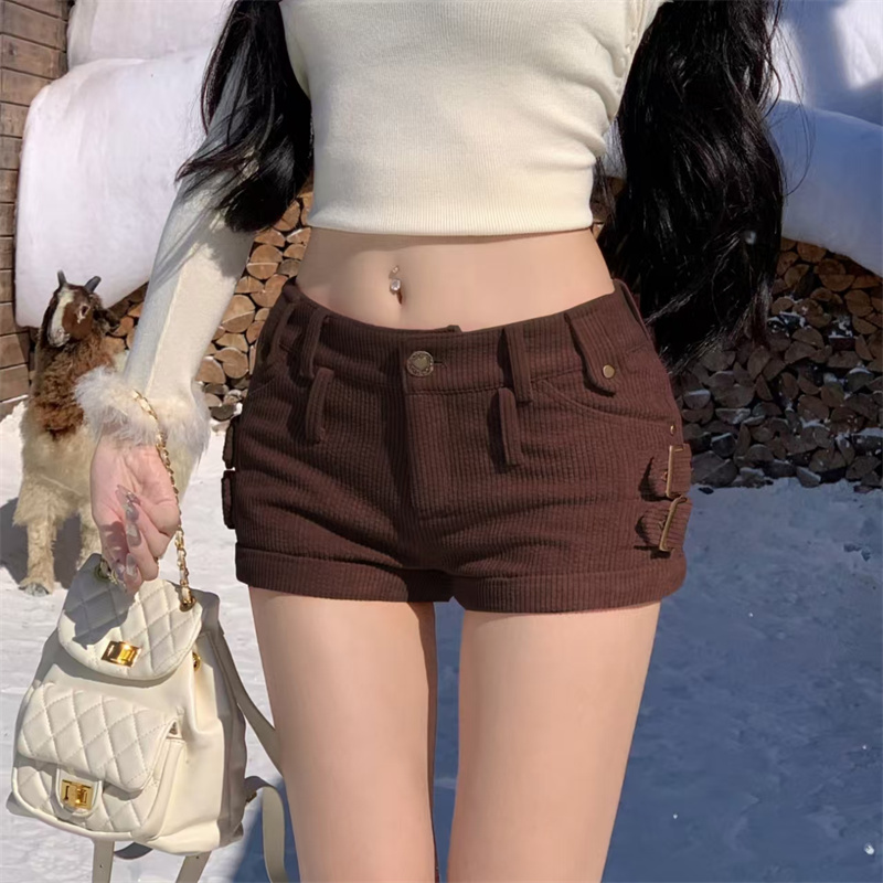 Corduroy winter low-waist workwear hot pants for hot girls thickened fashionable design slimming shorts