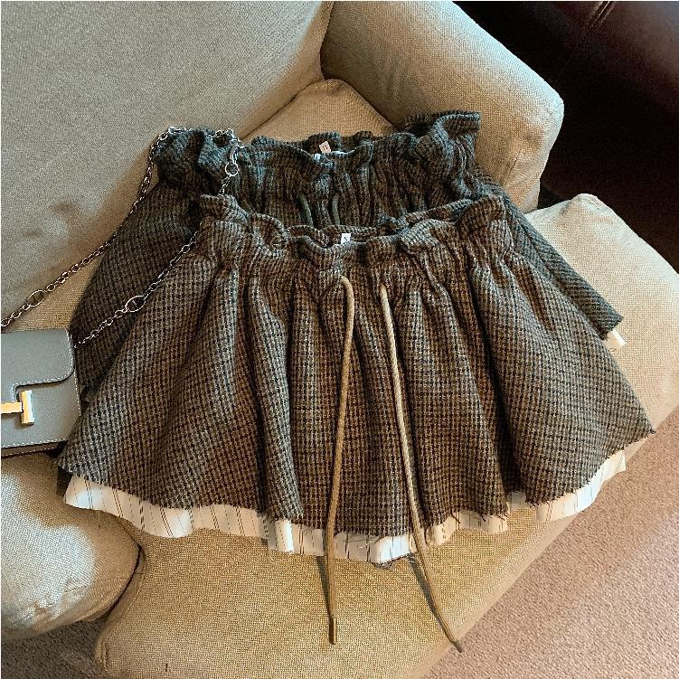 Autumn and winter woolen skirt
