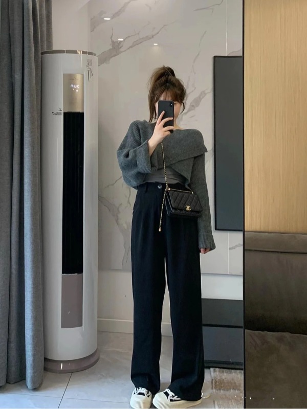 Women's clothing queen hits the street for small people cross sweater wide leg pants + beautiful back three-piece set