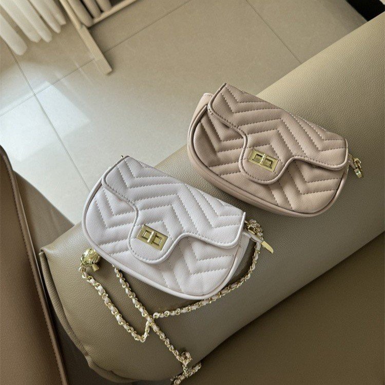Versatile ins crossbody bag for women summer new fashion rhombus chain bag small fragrant style small square bag single shoulder bag