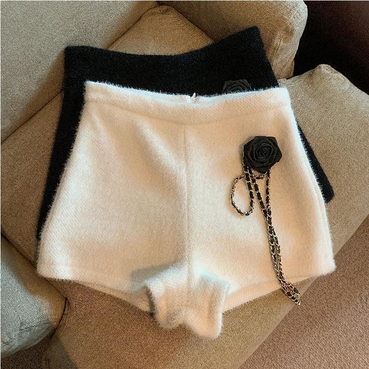 Autumn and winter retro knitted shorts