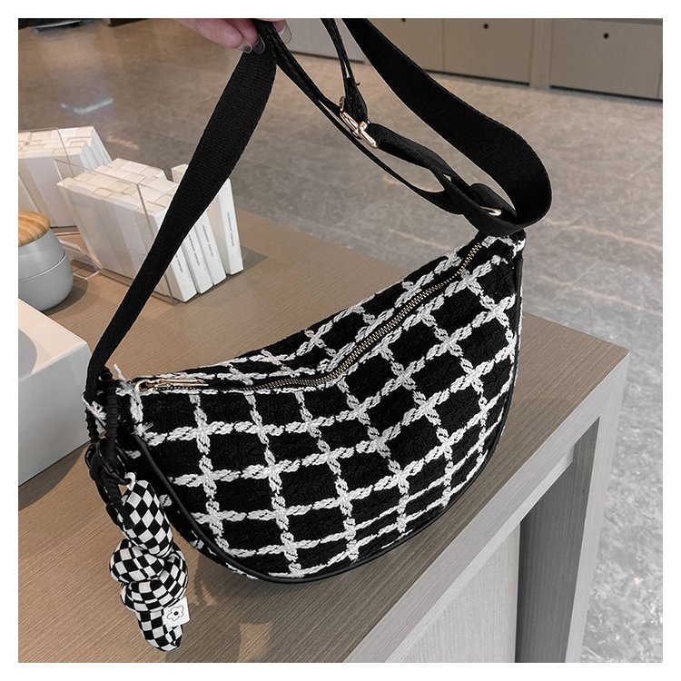 Summer large-capacity commuting style dumpling bag for women 2024 new style single shoulder crossbody bag