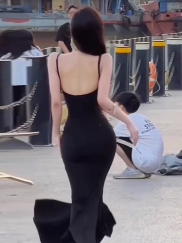 Pure lust style sexy black suspender dress for women summer 2024 new slim fit drapey hip-hugging fishtail long skirt