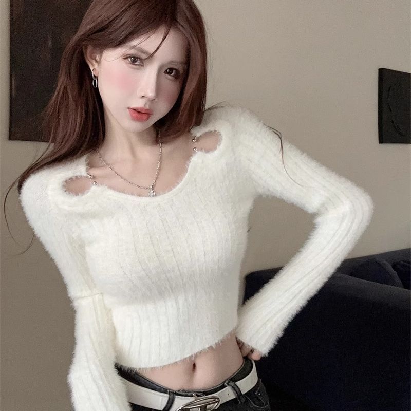 Lazy style hollow chic collarbone sweater for women in autumn and winter for hot girls who are small and slim, high-end short knitted bottoming shirt
