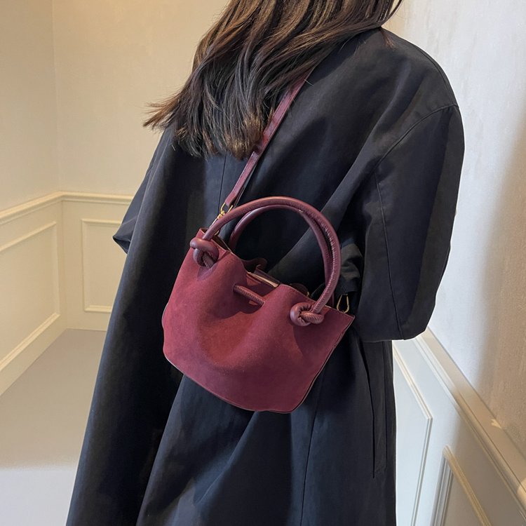 Korean ins trend retro bucket bag 2024 autumn new fashion casual shoulder bag versatile women's bag