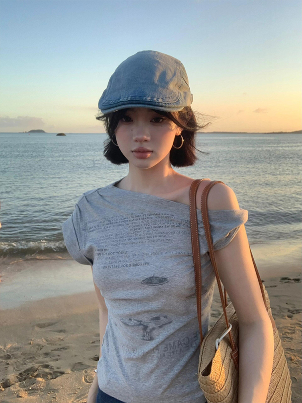 Korean chic temperament off-shoulder short-sleeved T-shirt women's summer slim slanted shoulder design niche chic unique top