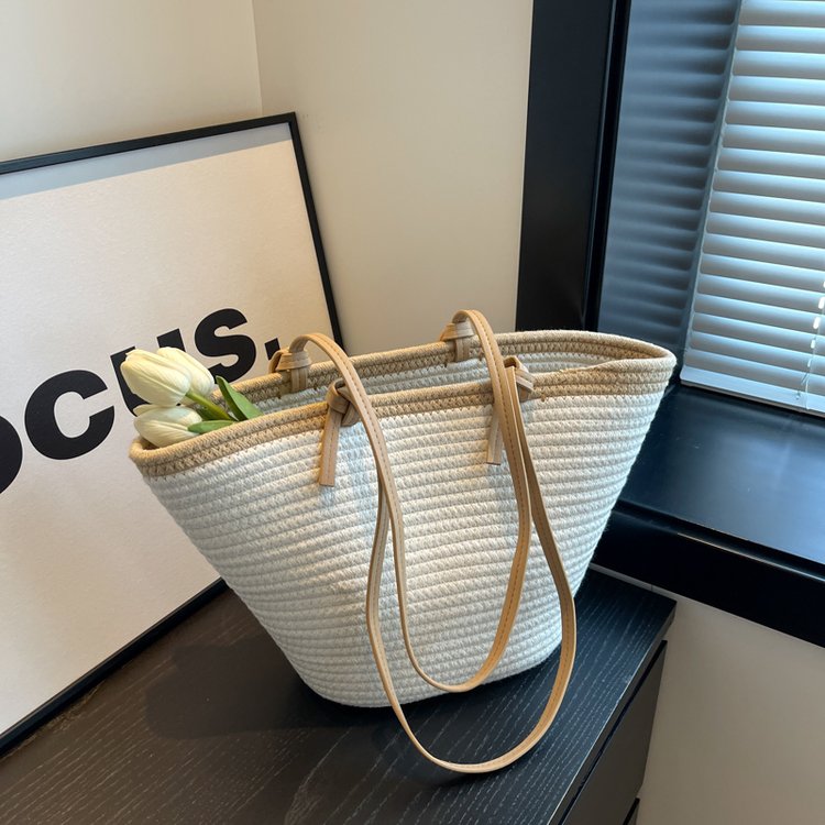 Travel crossbody bag woven straw women's bag new fashion beach bag trend niche summer shoulder bag