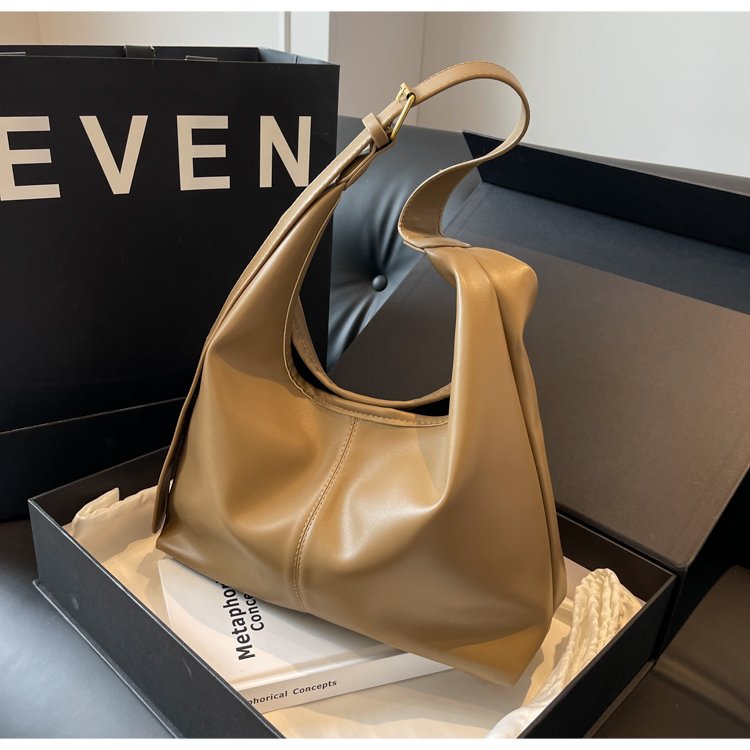 Retro commuter textured shoulder bag for women, this year’s popular Korean style armpit bag, tote bag, fashionable women