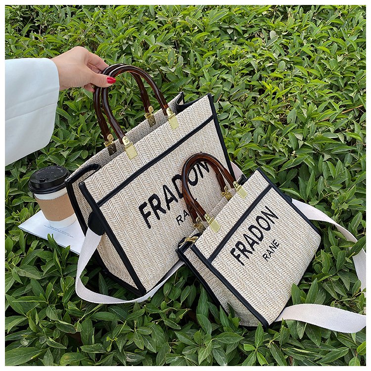 Large-capacity straw bag for women autumn 2024 new trendy fashion handheld tote bag niche versatile beach crossbody bag