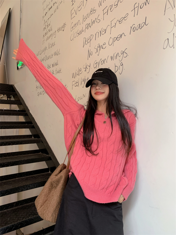 Korean autumn and winter simple and versatile rose pink lapel twist lazy knitted sweater