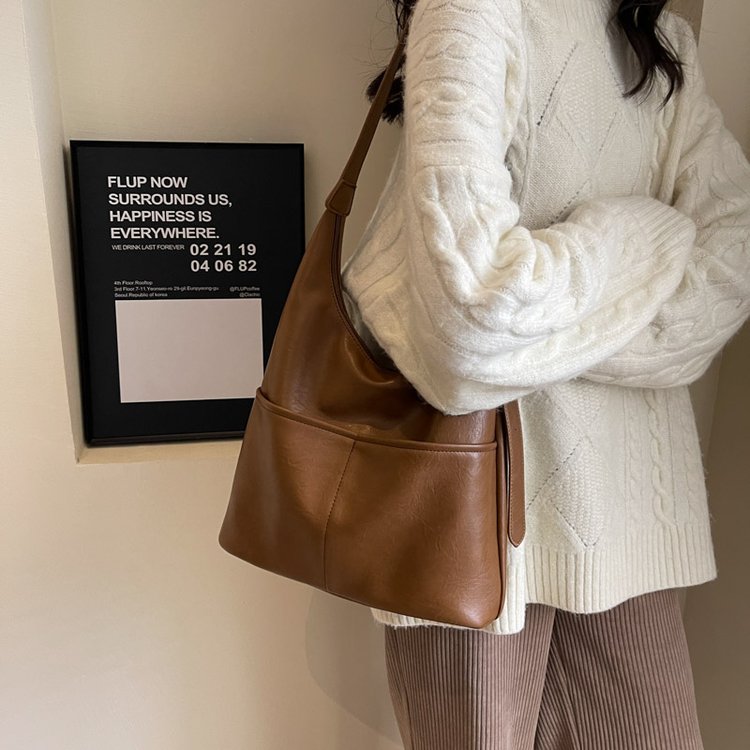 Large-capacity bag for women 2024 early spring new Korean style fashionable simple one-shoulder crossbody bag work commuting tote bag