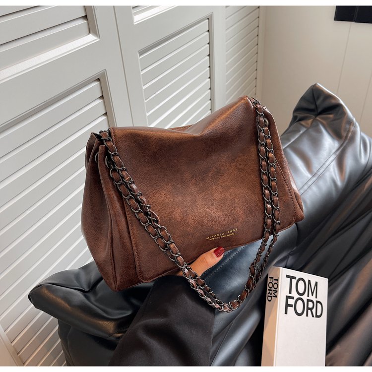 This year's popular retro bag for women 2024 new high-end large-capacity commuter bag versatile chain shoulder crossbody bag