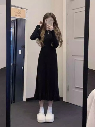 Matsumoto mourning autumn women's clothing 2024 new bottoming skirt slim and high-end long-sleeved knitted fishtail dress