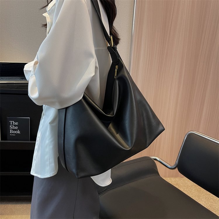 Large-capacity shoulder bag women's bag retro autumn and winter new texture tote bag fashion casual commuter crossbody bag