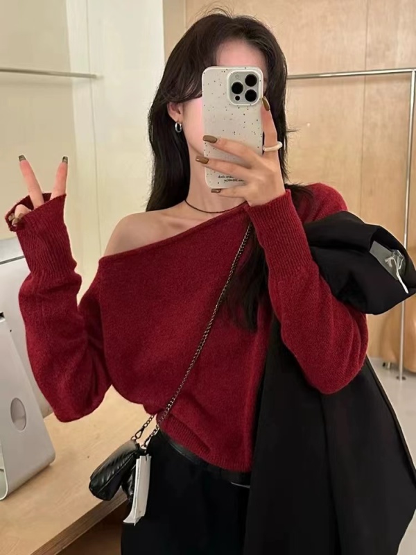 High-waisted short slanted collar off-shoulder top for women 2024 new autumn style gentle style long-sleeved sweater trendy