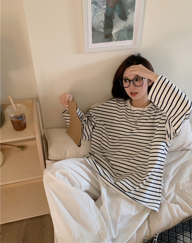Lazy suit, loose striped long-sleeved sunscreen T-shirt + high-waisted loose white straight pants