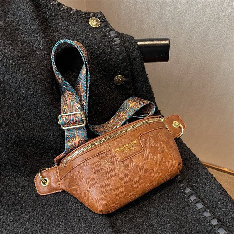 Retro women's bag 2024 crossbody bag small bag versatile chest bag waist bag pet