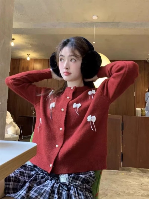 Spring and Autumn Sweet and Cute Round Neck Sweater Coat Cardigan Women's Design Niche Knitted Sweater Top 2024 New Style