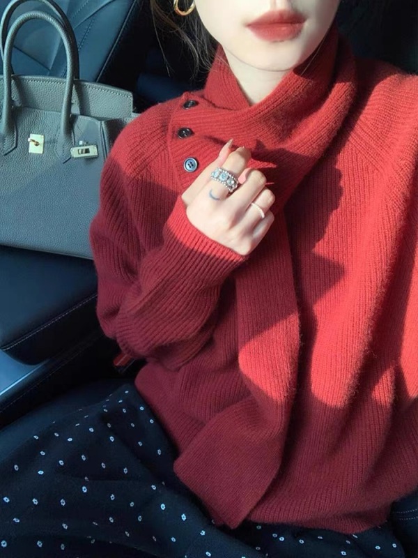Korean style atmosphere, high-end outfit design, unique and beautiful red scarf collar knitted sweater for women in autumn and winter