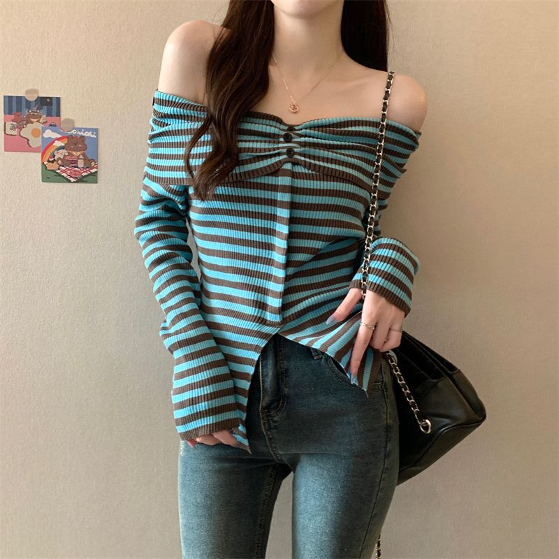 New version of Korean-style design contrasting one-shoulder slit long-sleeved sweater