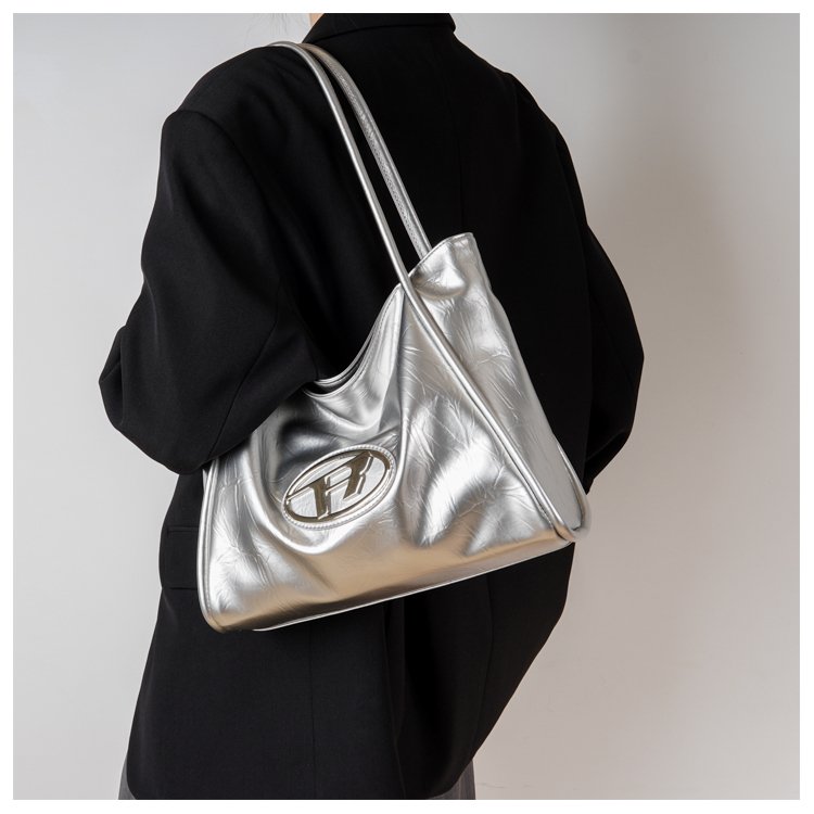 Niche design large-capacity shoulder bag women's summer new chain crossbody bag work commuting tote bag