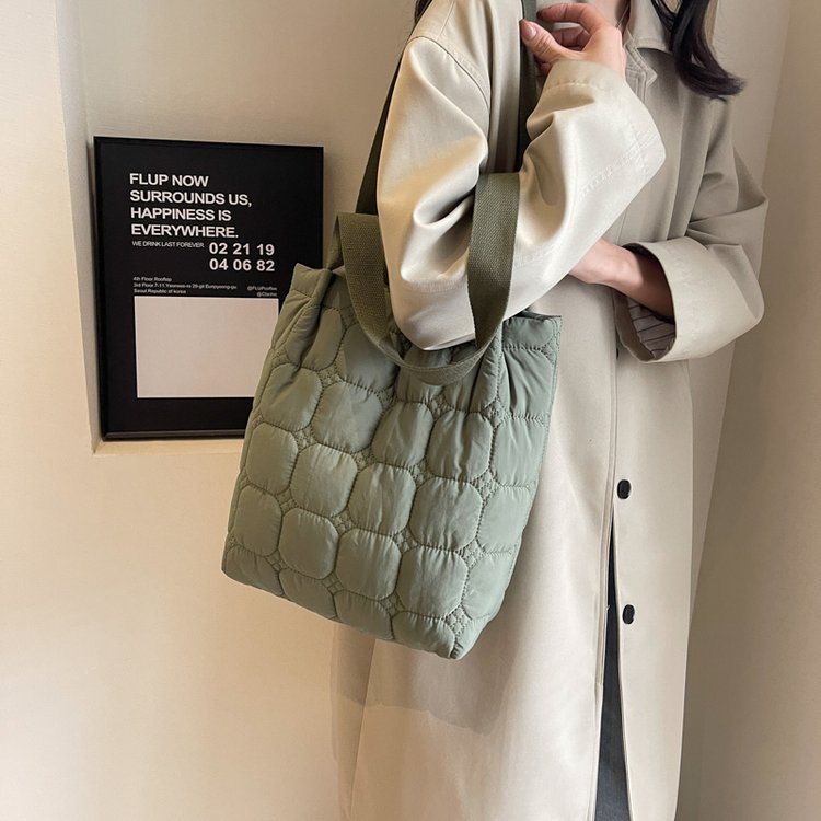 New autumn and winter cotton bucket bag, fashionable and simple women's shoulder bag, large capacity cotton plaid handbag for women