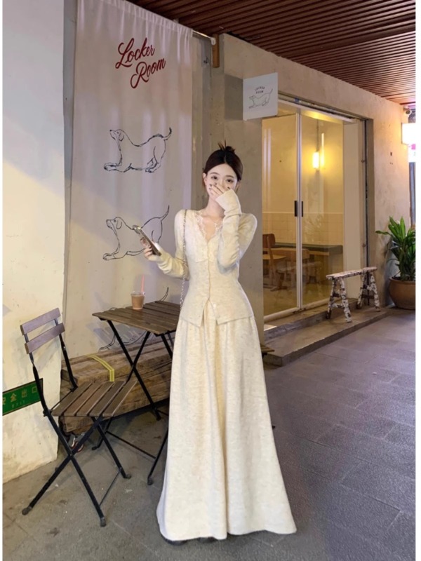 Korean fashion outfit for women in winter 2024 new patchwork sweater cardigan half skirt French style two-piece set