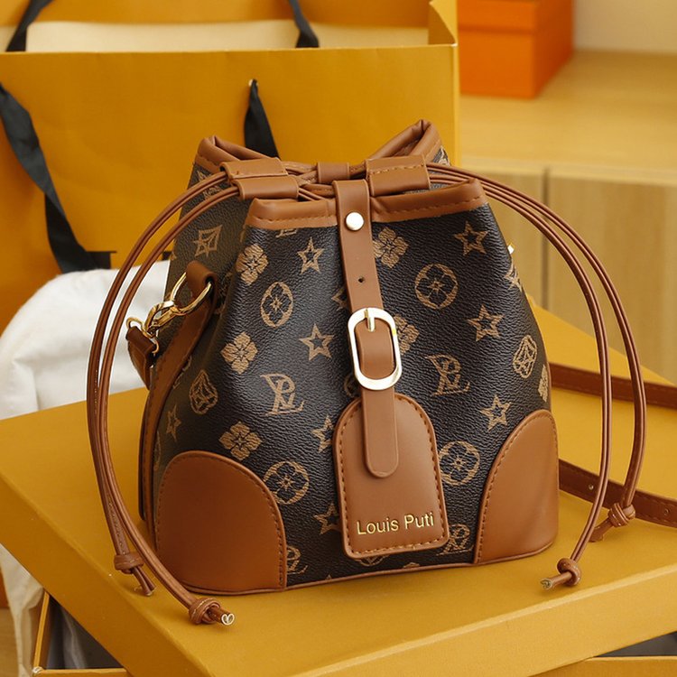 Hong Kong style retro design bag for women 2024 new trendy fashion presbyopic crossbody bucket bag contrasting texture shoulder bag
