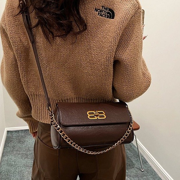 Cross-border women's bag 2024 new high-end retro pillow bag simple fashion women's crossbody bag texture cylinder bag