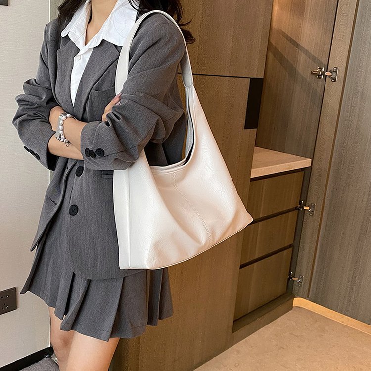 Soft leather large capacity fashion casual bag summer new style handbag shoulder armpit bag tote bag trendy