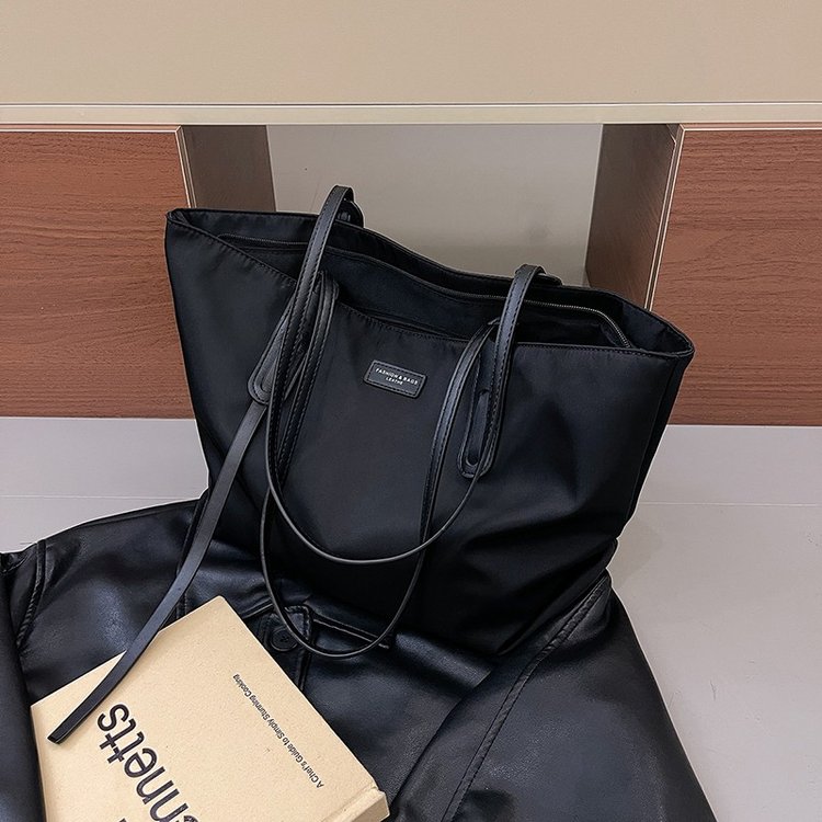 Large-capacity bag for women, new Oxford cloth crossbody bag, simple, fashionable and versatile women's bag, shoulder commuting bag for women