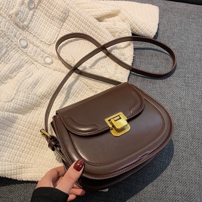 Spring and summer small bags for women, new high-end retro crossbody bags, versatile and fashionable single shoulder saddle bags