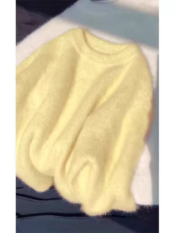 So soft and waxy love!  Soft and good quality!  Goose yellow mink fur crew neck sweater women's winter thickened pullover top