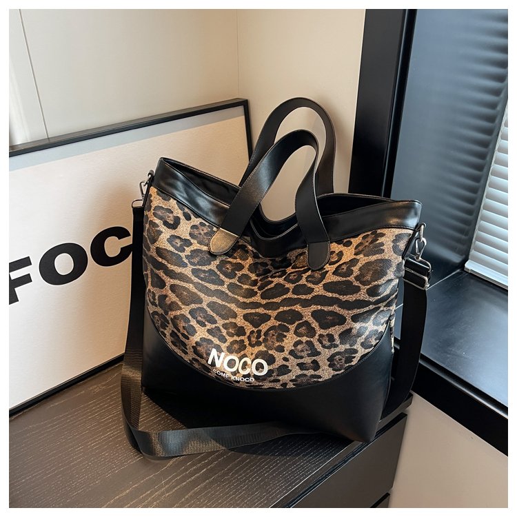 New travel bag, handbag, women's airplane travel luggage bag, fashionable leopard print large capacity sports fitness bag
