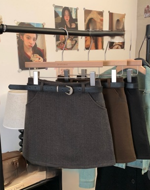 High-waisted slim retro woolen skirt, versatile A-line hip-hugging anti-exposure skirt