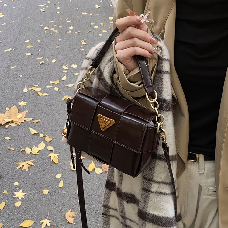 Cross-border new niche high-end niche woven bag women's casual handbag retro versatile shoulder crossbody bag